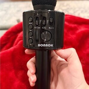 Black Wireless Microphone with Speaker